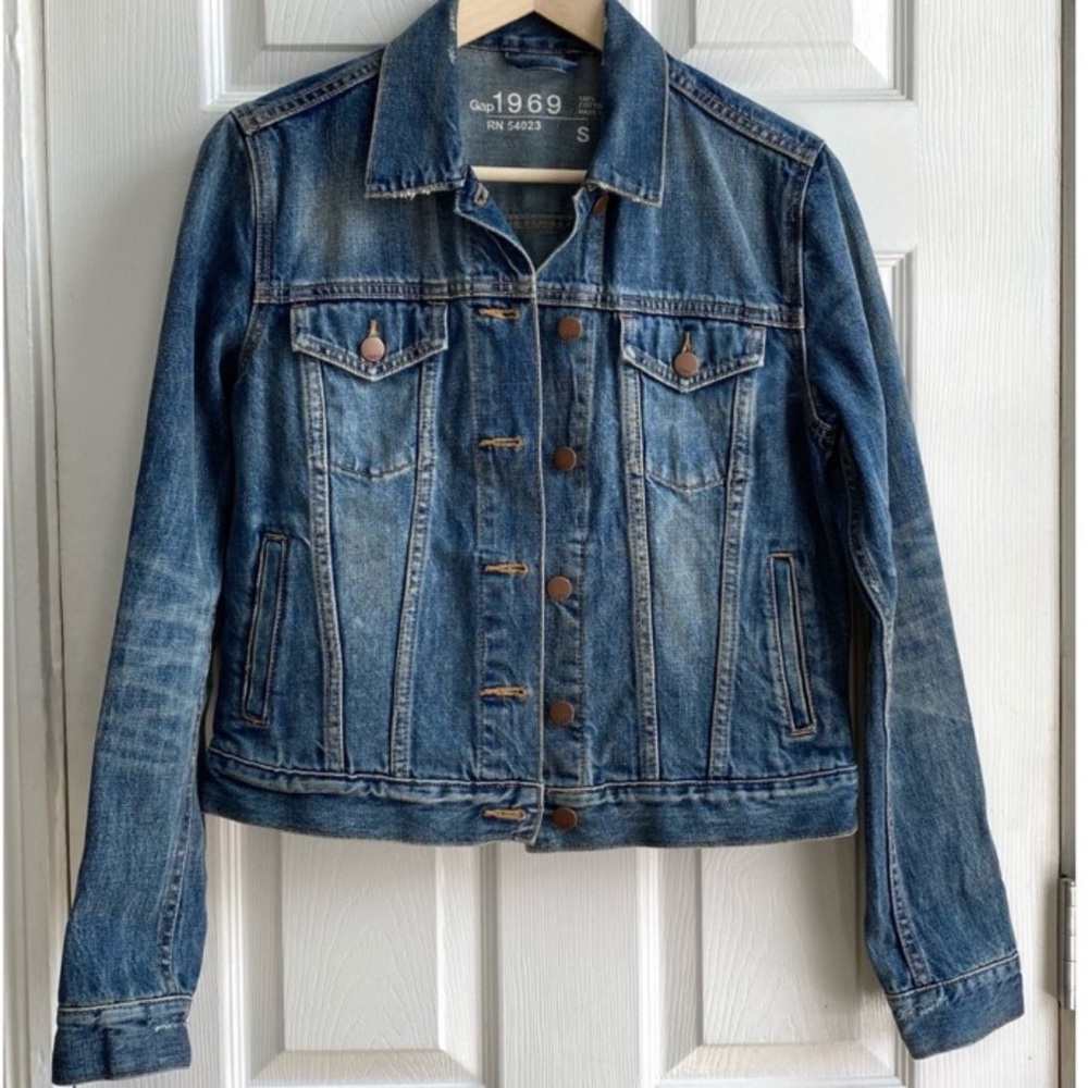 Gap 1969 classic denim jacket
